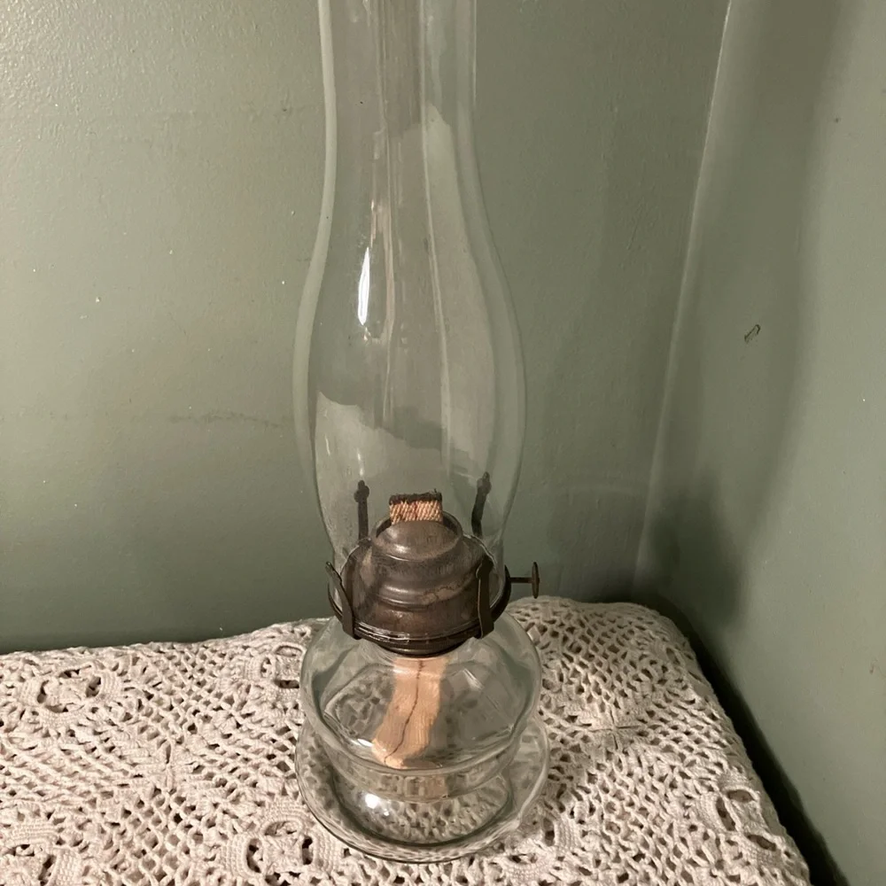 Lamplight Farms Clear Glass 14 6/8" Oil Lamp Vintage - Picture 9 of 9